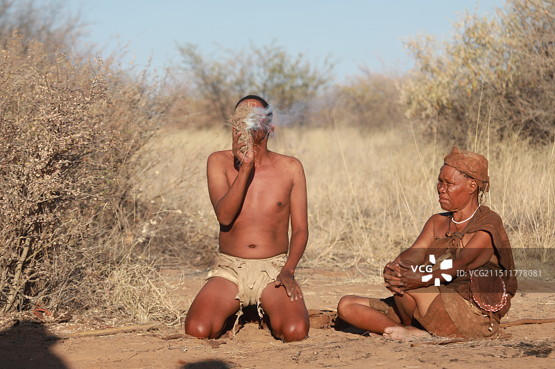 钻木取火成功图片素材