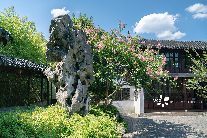 苏州园林 留园太湖石冠云峰图片素材