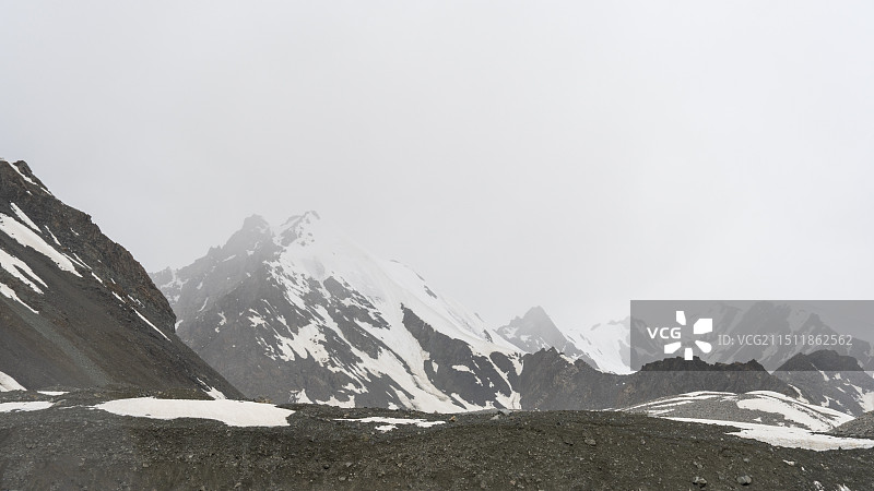 独库公路雪山图片素材