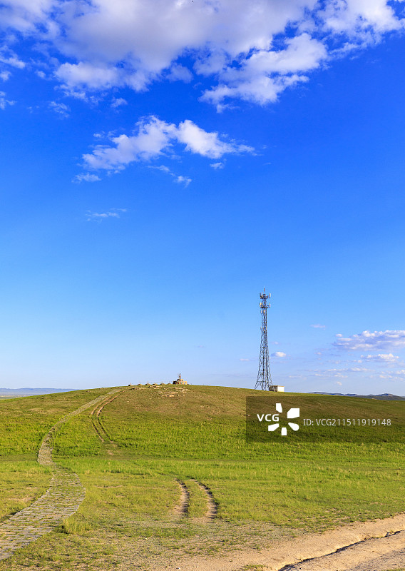 暮色下的内蒙古锡林郭勒盟东乌珠穆沁旗乌里雅斯太风景区图片素材