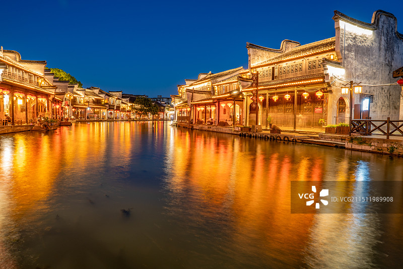 华灯初上湖州南浔古镇百间楼夜景图片素材