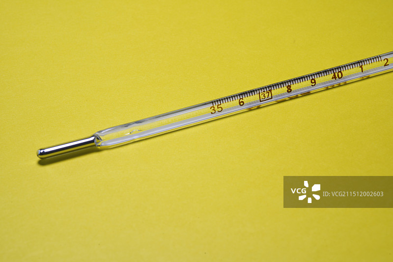 水银温度计、体温测量、黄色背景图片素材