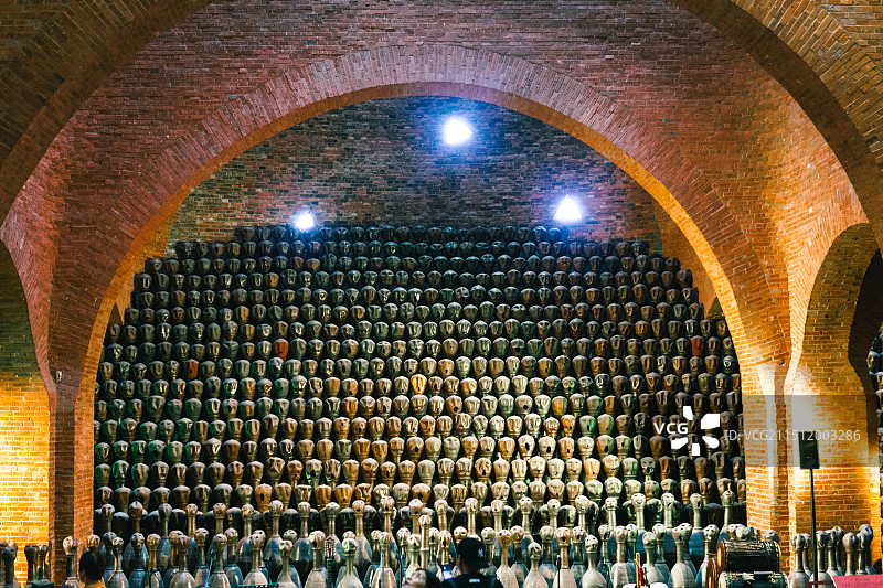 东方韵千人合唱陶罐图片素材