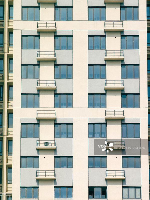 现代建筑高楼局部-规则方块形状窗户图片素材