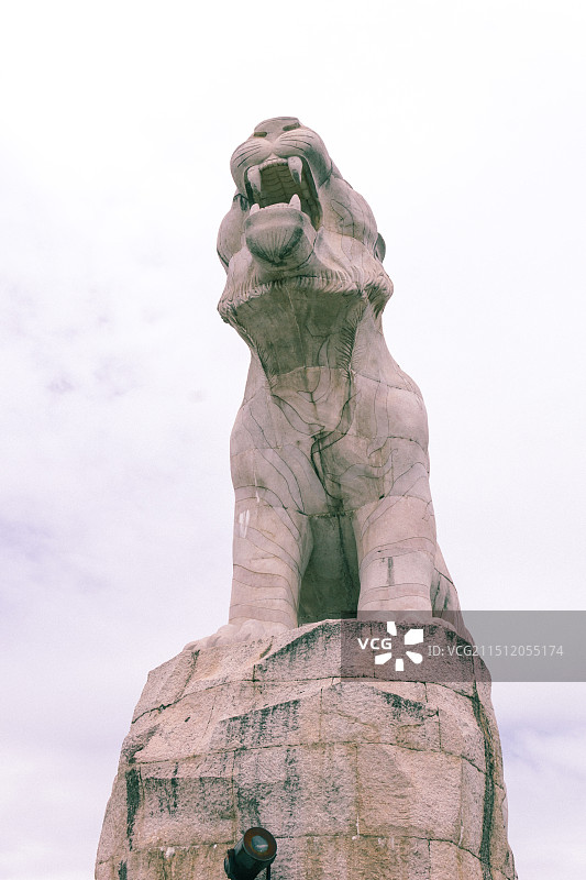 弥勒可邑小镇虎雕图片素材