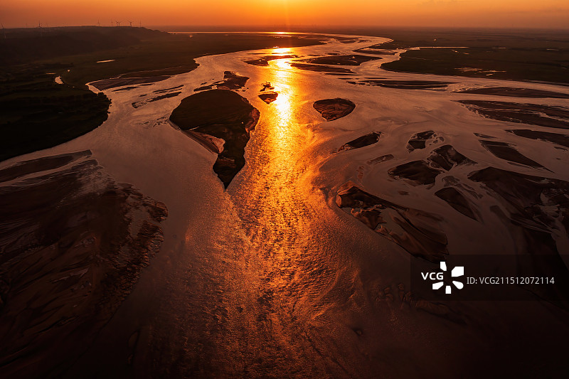 河南省郑州市荥阳市桃花峪 日落时的黄河对天景色图片素材