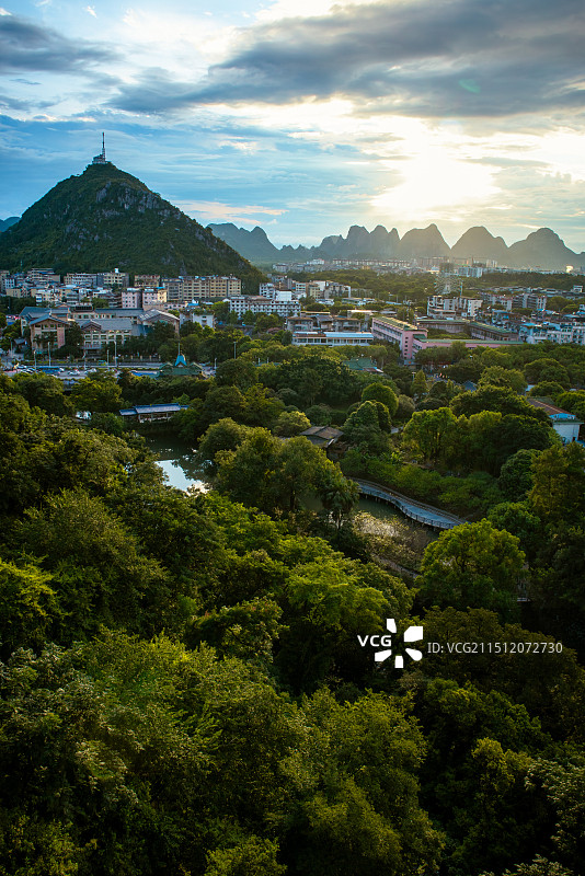 桂林市南溪山的远眺景象图片素材