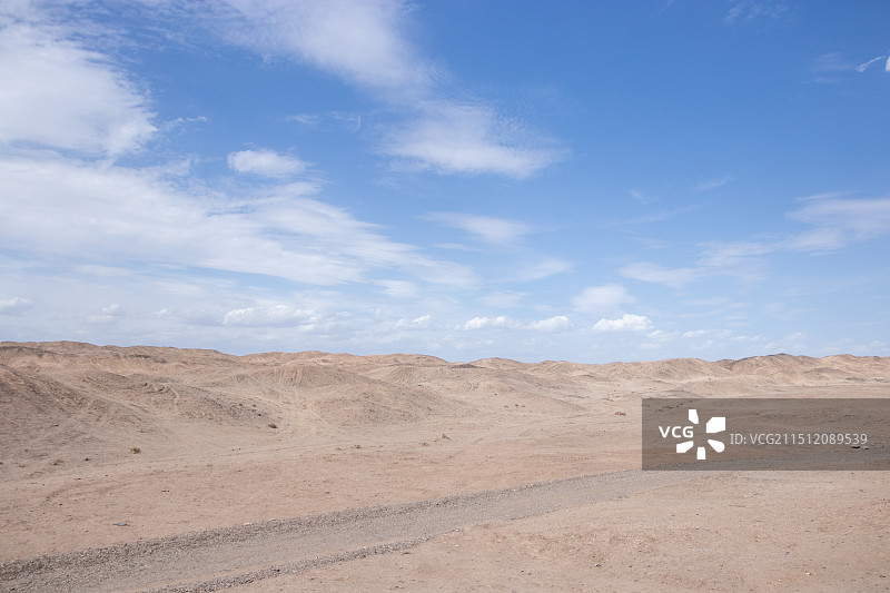 新疆塞里木湖图片素材