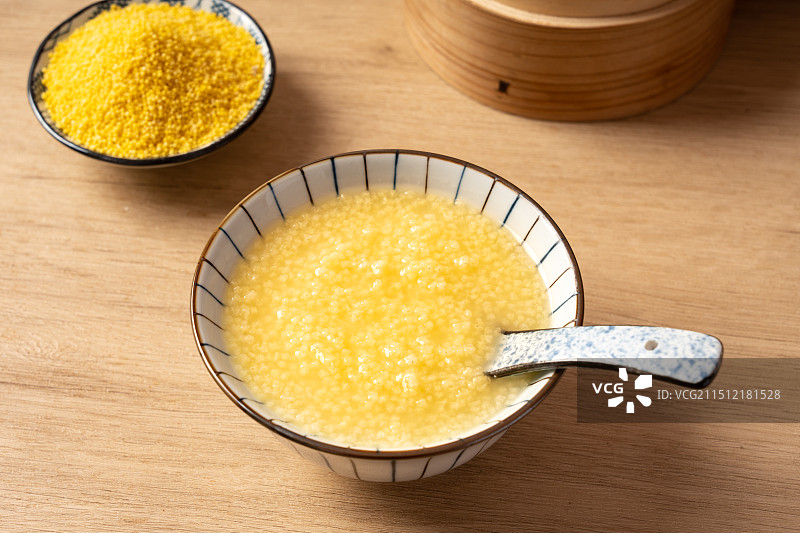碗里的小米粥图片素材