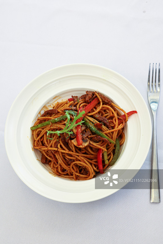 番茄牛肉意面、青椒牛肉意面图片素材