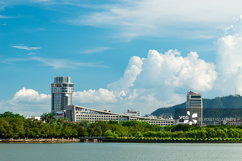 肇庆端州城市摩天大楼建筑风景图片素材