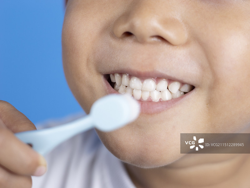 小朋友刷牙牙疼爱牙日图片素材