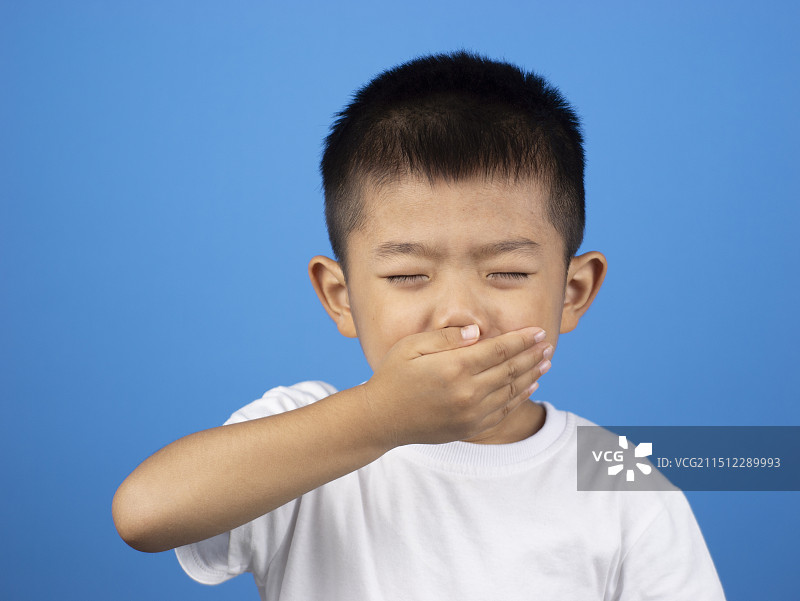 小朋友鼻子难受图片素材