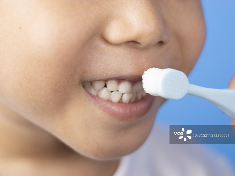 小朋友刷牙牙疼爱牙日图片素材