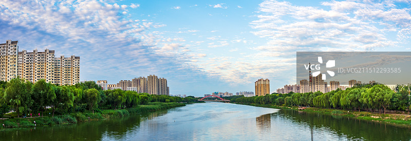 立秋过后的徒骇诃上溢光流彩霞云淌-聊城徒骇河初秋晨24.08景图片素材