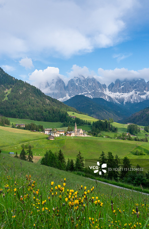 意大利多洛米蒂的富纳斯山谷风景图片素材