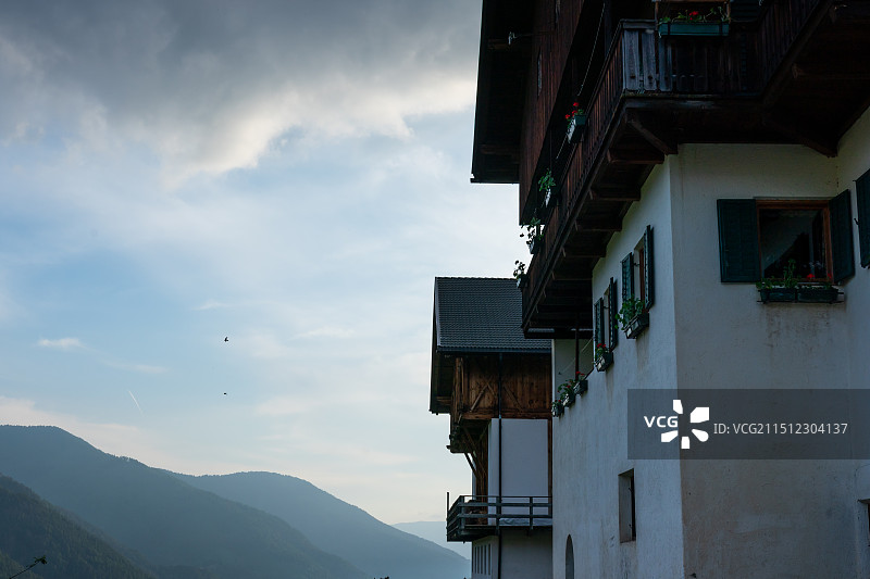 意大利多洛米蒂富纳斯山谷的房子图片素材