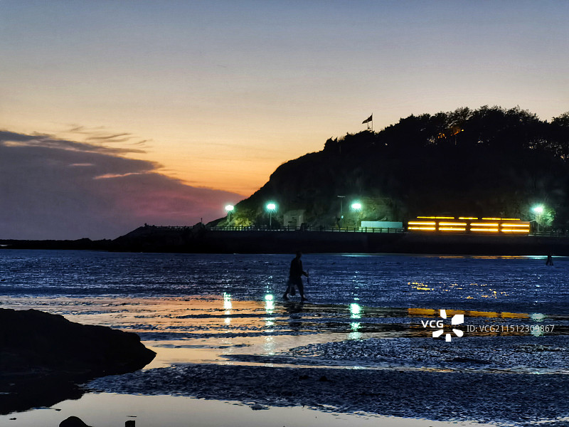 夕阳西下的丹东獐岛图片素材