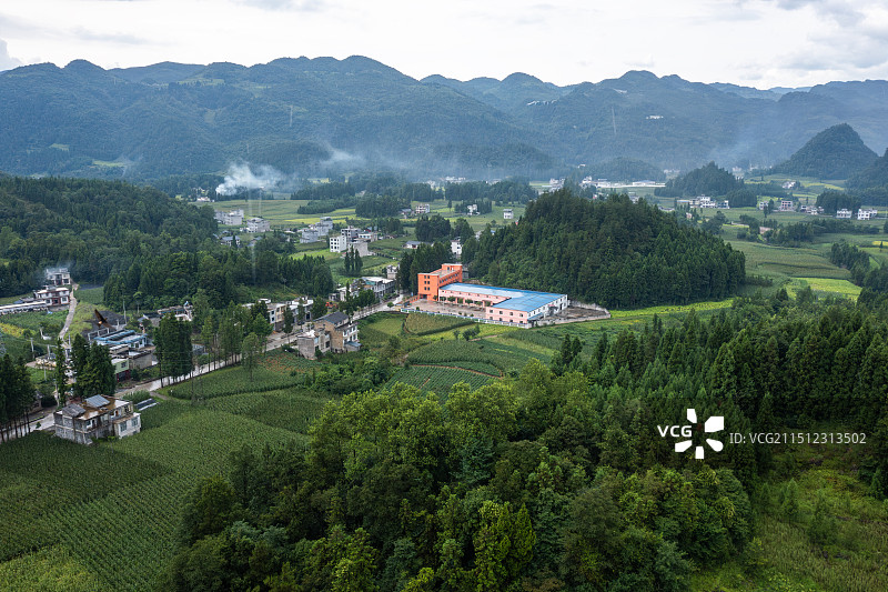 湖北利川文斗镇雨后乡村美图片素材
