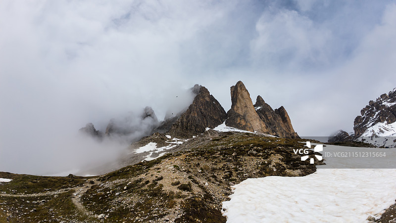 意大利多洛米蒂三峰山的风景图片素材