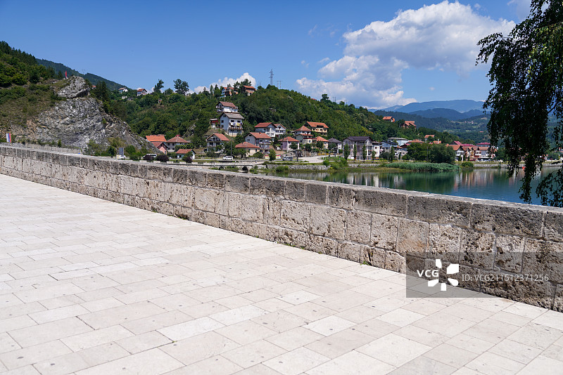 波斯尼亚和黑塞哥维那 维舍格勒 穆罕默德·巴夏·索科罗维奇大桥 世界文化遗产 德里那河图片素材