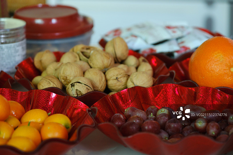过年桌子上的果盘图片素材