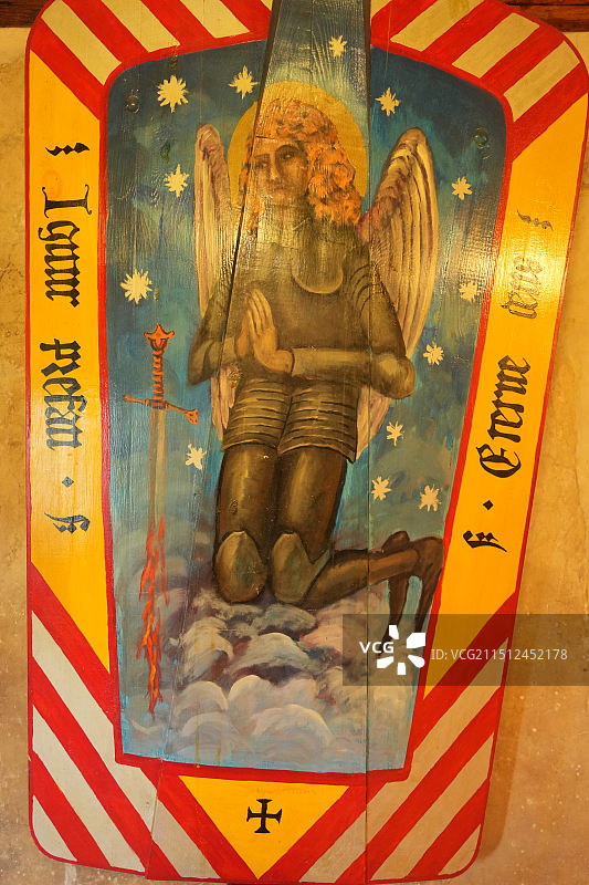 布拉格城堡黄金巷，欧洲传统铠甲兵器盾牌展览，捷克传统服饰展，传统民居城墙图片素材