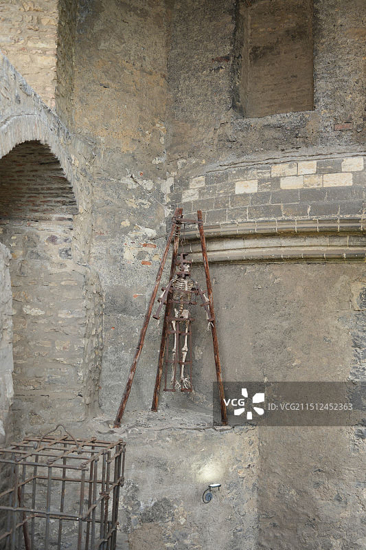 布拉格城堡黄金巷，捷克古代监狱遗址，刑具展览，石头建筑图片素材