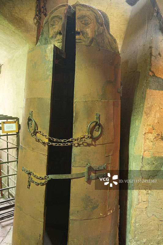 布拉格城堡黄金巷，捷克古代监狱遗址，刑具展览，石头建筑图片素材