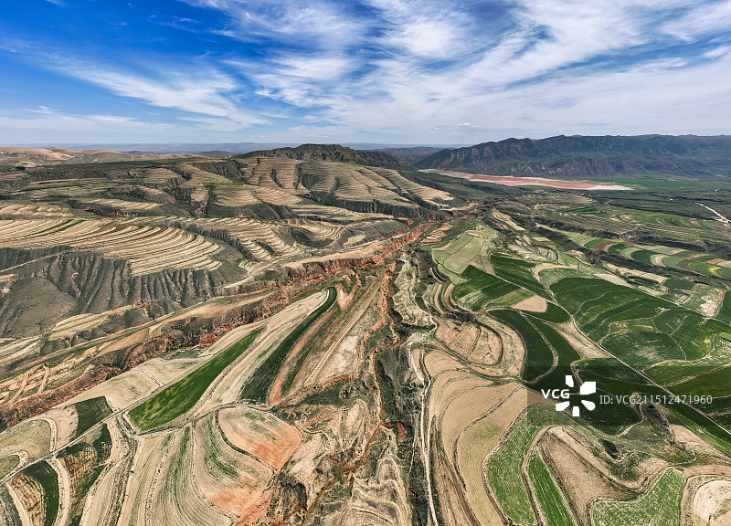 五彩斑斓的梯田-固原市西吉县后埫村图片素材