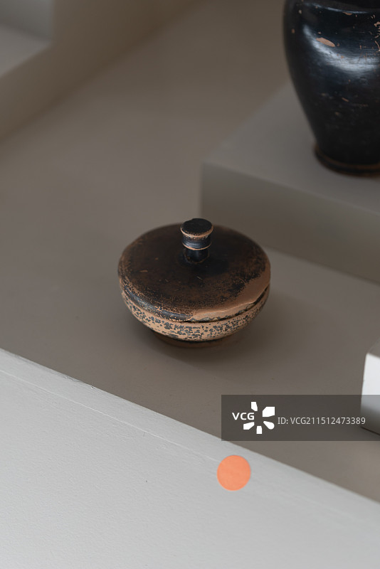 土耳其安塔利亚博物馆-铜器时代-陶罐图片素材