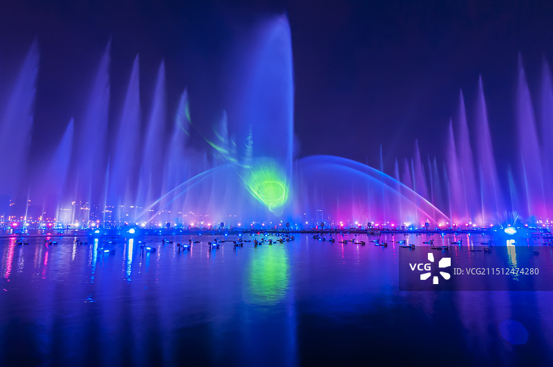 中国苏州金鸡湖音乐喷泉图片素材