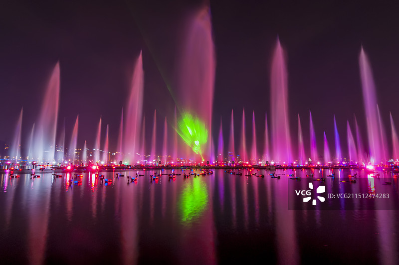 中国苏州金鸡湖音乐喷泉图片素材