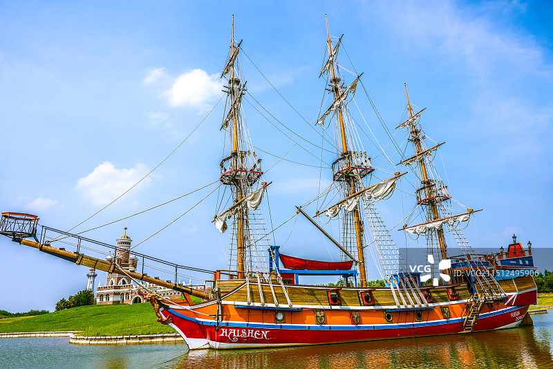 伏尔加庄园海盗船图片素材