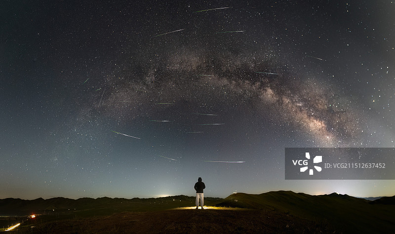 和英仙座流星雨合影图片素材