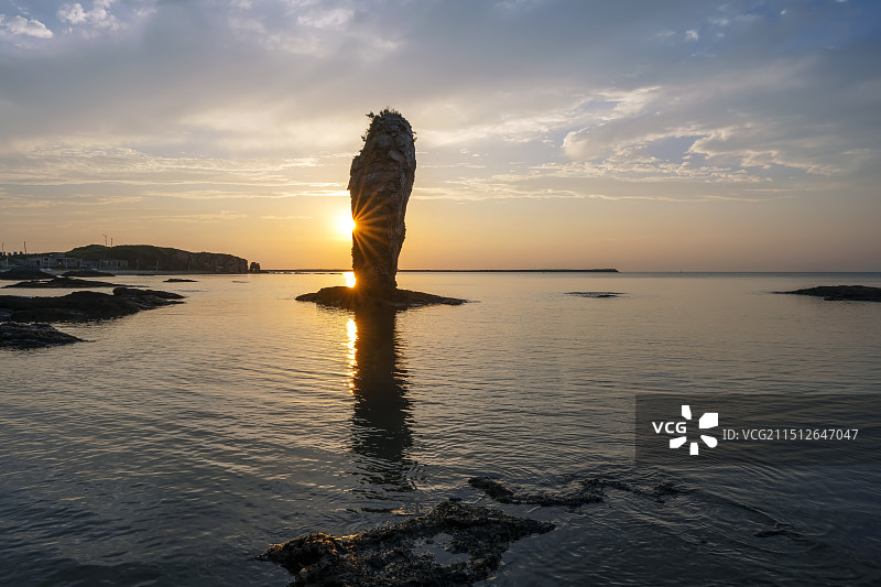 海蚀地貌旅顺小黑石村鹰石图片素材