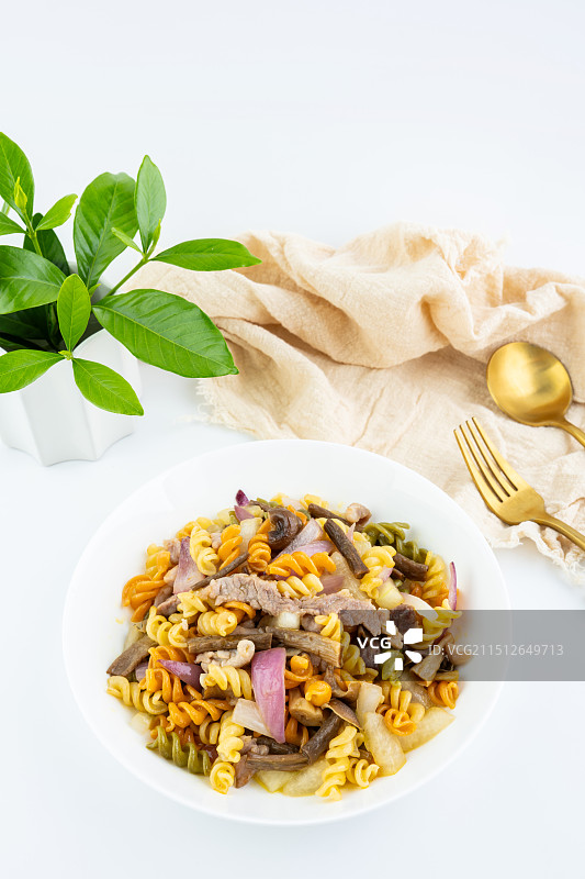 一碟营养美味炒面图片素材