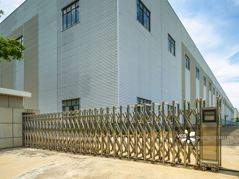 海口综合保税区现代智慧物流中心无轨电动门遥控伸缩门图片素材