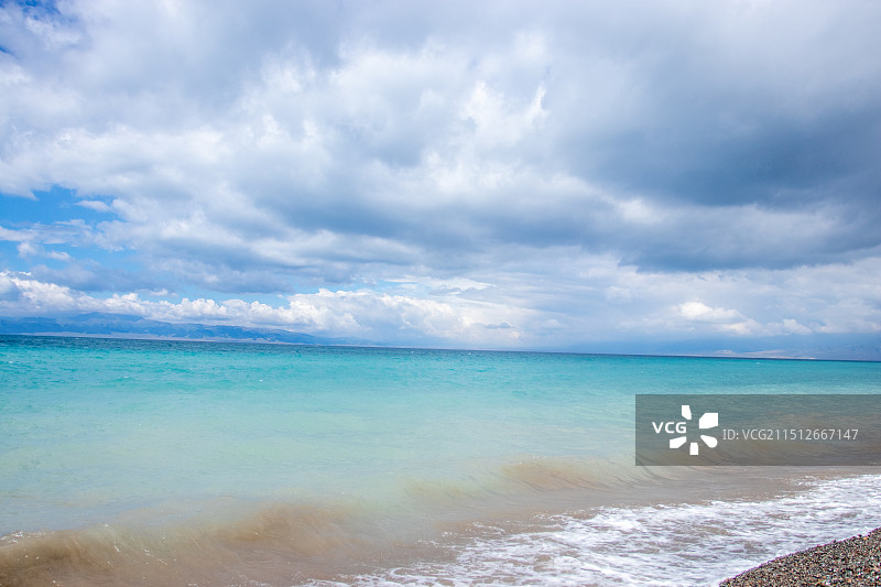 新疆塞里木湖图片素材