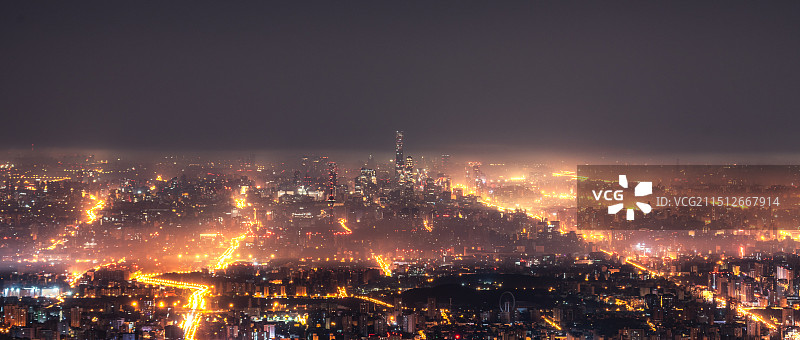 凌晨平流雾下的北京城图片素材