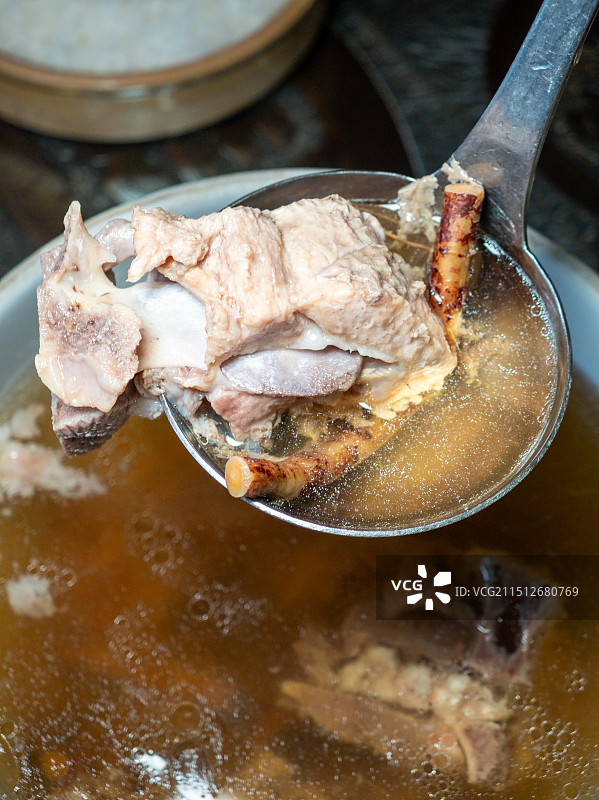 五指毛桃猪排骨汤图片素材