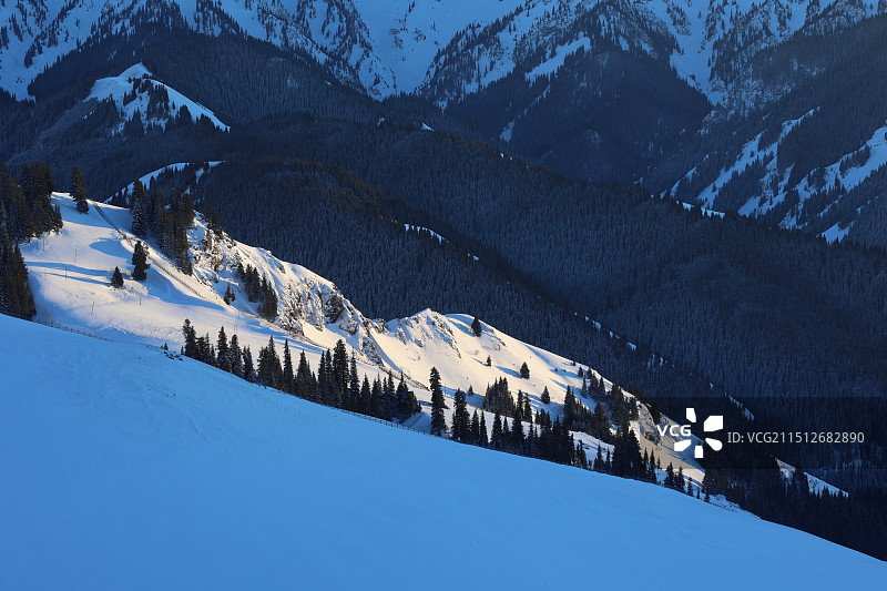 新疆的蓝调时刻图片素材