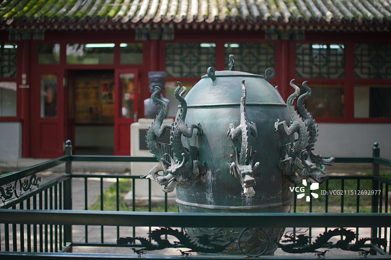 古代地震仪图片素材