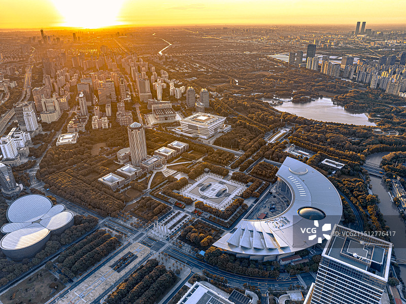 浦东新区政府大楼 世纪公园 世纪广场 世纪大道 上海浦东城市全景 超级都市日出彩霞图片素材