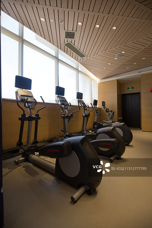 健身房的跑步机图片素材
