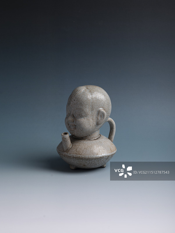 宋代越窑天青釉娃娃茶壶图片素材