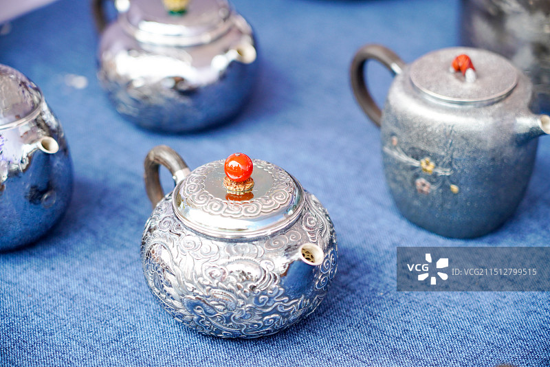 云南非遗大理鹤庆银器制品工艺品图片素材