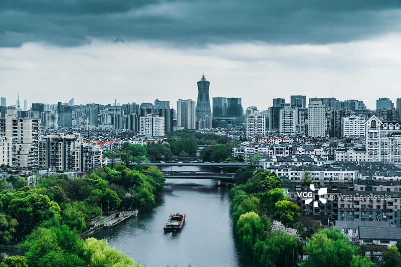 一场春雨，四月杭州图片素材