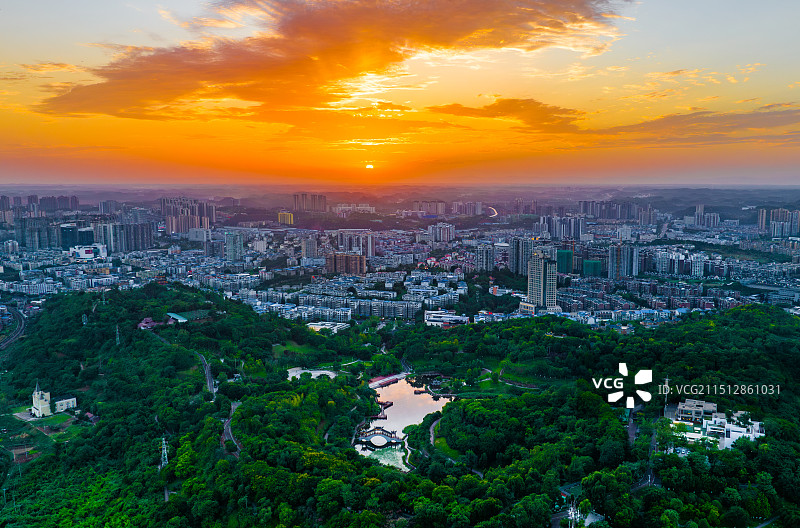 四川省资阳市凤岭公园落日景观图片素材