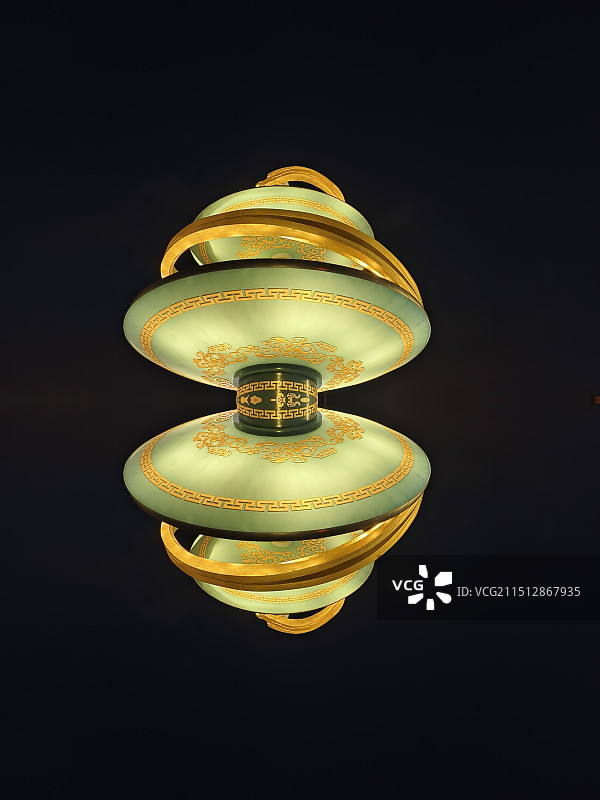 黑色背景下照明设备的特写镜头图片素材